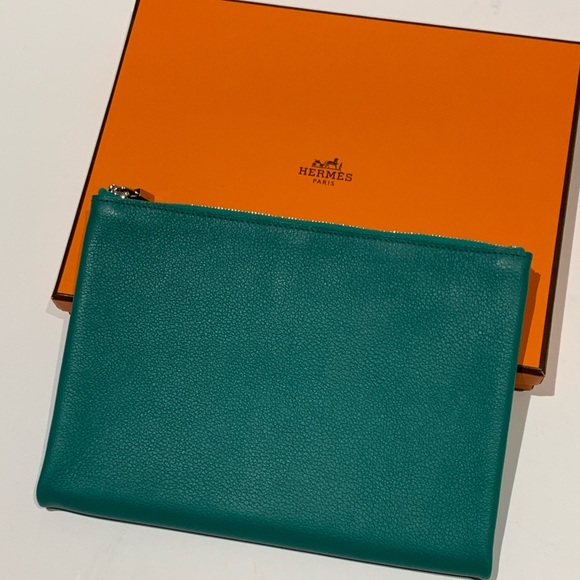 hermes pouch